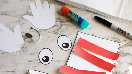 This Dr. Suess Paper Bag Puppet is one of the best craft ideas out there. Your kids get to learn about Dr. Suess - all while having fun! #teachingsecondgrade #catinthehat #drseuss #paperbagpuppet #kindergartencraft #firstgradecraft #kidscrafts | Easy Kids Craft | Paper Bag Puppet Ideas | Kindergarten Craft | First Grade Craft | Dr. Seuss Crafts |